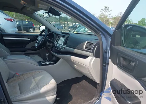 2017 Toyota Highlander Le Plus from USA, damaged, VIN 5TDBZRFH7HS360925